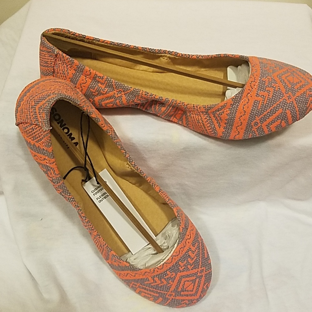 NWT - Sonoma Goods for Life Snjana Aztec Flats